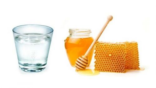 mật ong pha với nước ấm