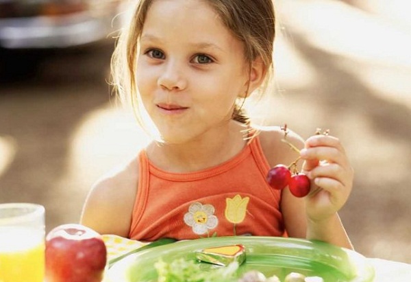 trẻ suy dinh dưỡng nên ăn gì