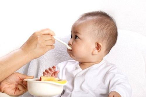 dinh dưỡng cho trẻ 6 tháng tuổi