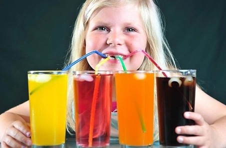 Những thức uống hạn chế chiều cao của trẻ