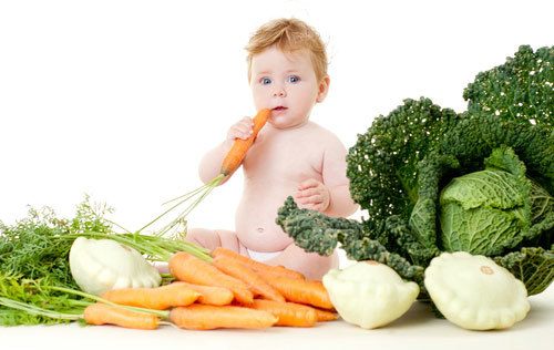 khi nào trẻ sẵn sàng ăn dặm