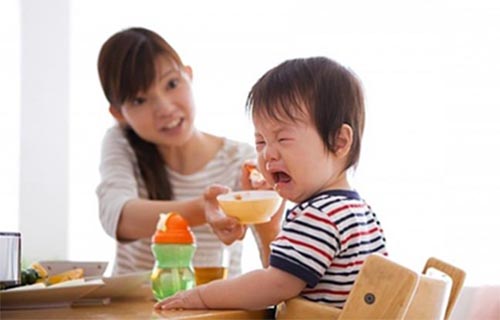 Rối loạn tiêu hóa khiến bé lười ăn, chậm tăng cân
