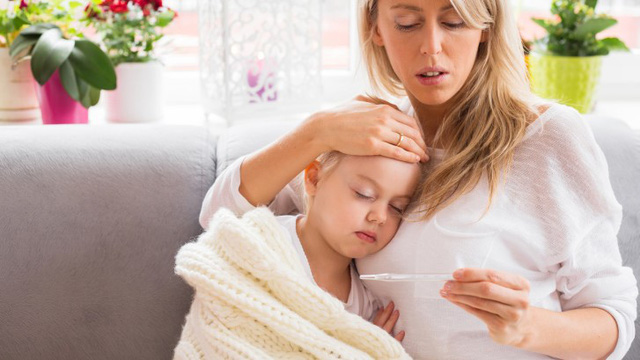 Trẻ bị rối loạn tiêu hóa có sốt không?