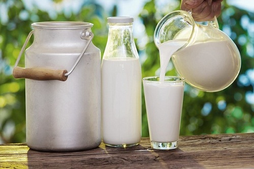 trẻ bị rối loạn tiêu hóa có nên uống sữa không?